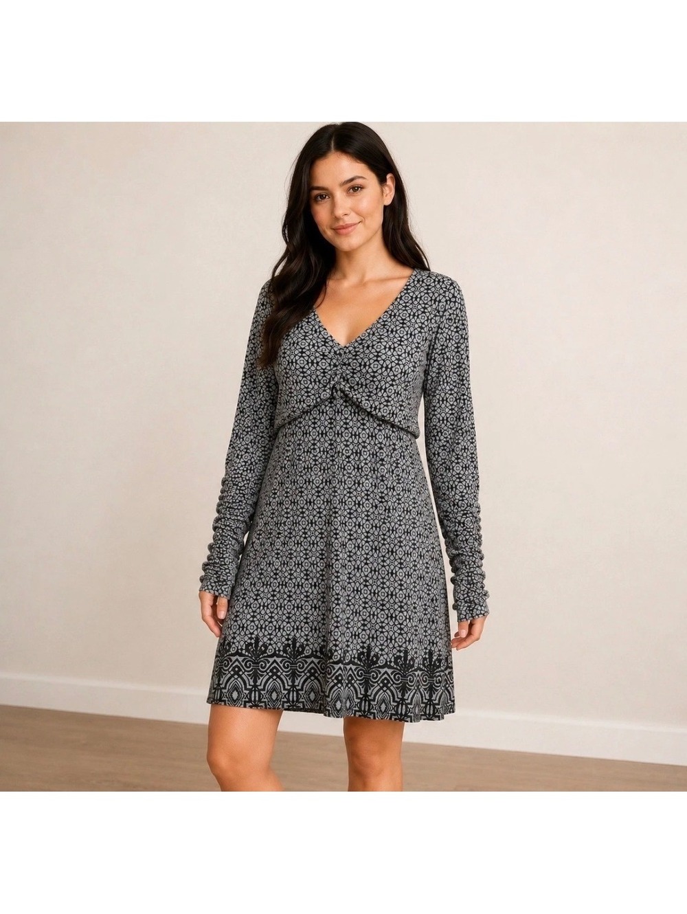 Athleta Gray Black Geometric Ruched Long Sleeve Dress Medium